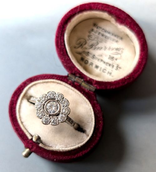 ART DECO 18CT GOLD DAISY DIAMOND RING - ADDITIONAL PHOTO 9