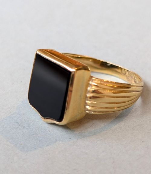 LARGE VICTORIAN 18CT GOLD ONYX SHIELD SIGNET RING - ADDITIONAL PHOTO 5