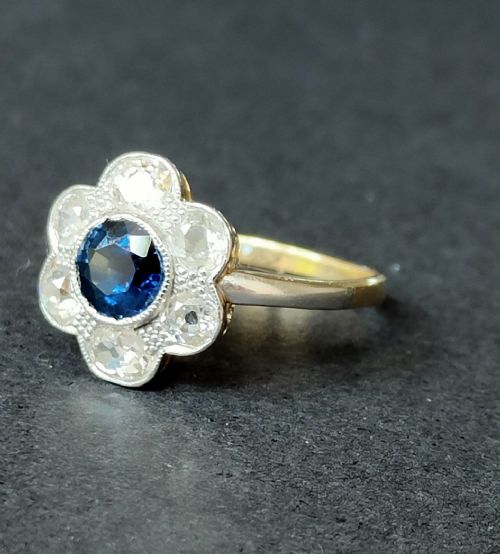 EDWARDIAN 18CT GOLD SAPPHIRE DIAMOND DAISY ENGAGEMENT RING - ADDITIONAL PHOTO 5
