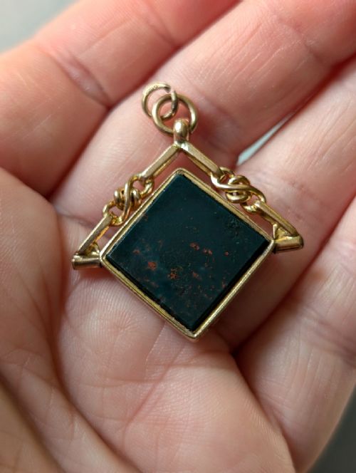 ANTIQUE 9CT GOLD SPINNING FOB BLOODSTONE ONYX - ADDITIONAL PHOTO 3