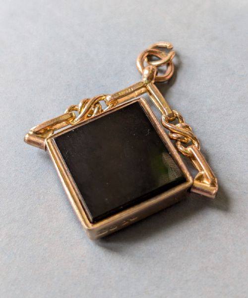 ANTIQUE 9CT GOLD SPINNING FOB BLOODSTONE ONYX - ADDITIONAL PHOTO 5