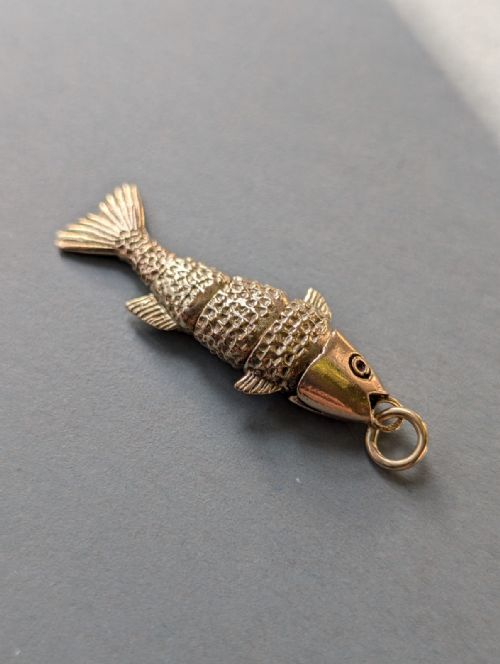 LARGE ANTIQUE 9CT GOLD ARTICULATED FISH 72G - ADDITIONAL PHOTO 3