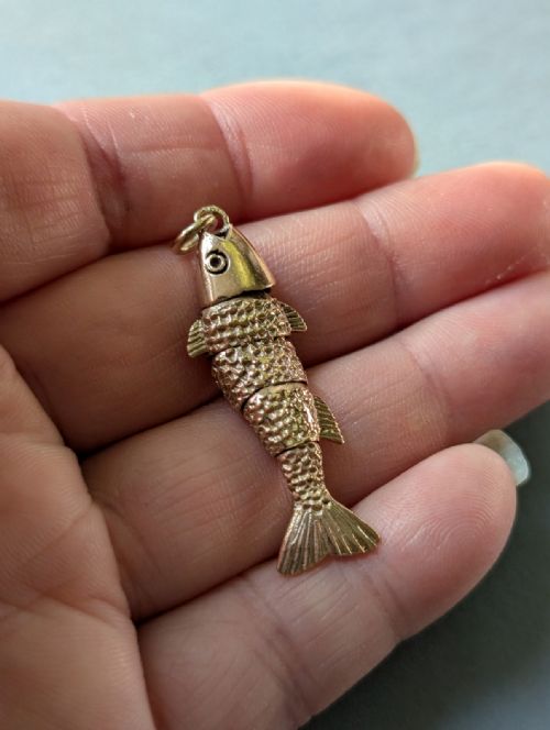 LARGE ANTIQUE 9CT GOLD ARTICULATED FISH 72G - ADDITIONAL PHOTO 4