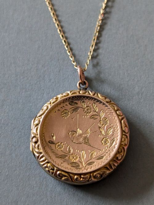 VICTORIAN 9CT GOLD LOCKET WITH BIRDS AND CHAIN - ADDITIONAL PHOTO 2