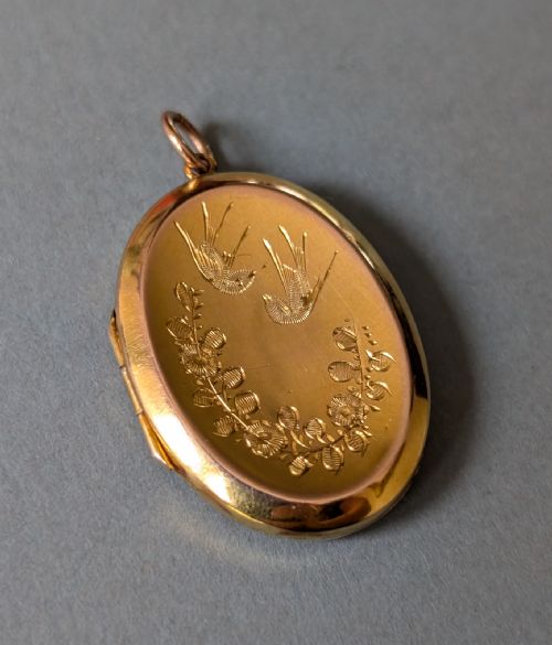 ANTIQUE VICTORIAN 9CT BACK AND FRONT LOCKET WITH BIRDS - ADDITIONAL PHOTO 4