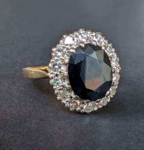 LARGE VINTAGE 18CT GOLD SAPPHIRE DIAMOND ENGAGEMENT RING C1966 - ADDITIONAL PHOTO 1
