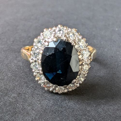 LARGE VINTAGE 18CT GOLD SAPPHIRE DIAMOND ENGAGEMENT RING C1966 - ADDITIONAL PHOTO 4