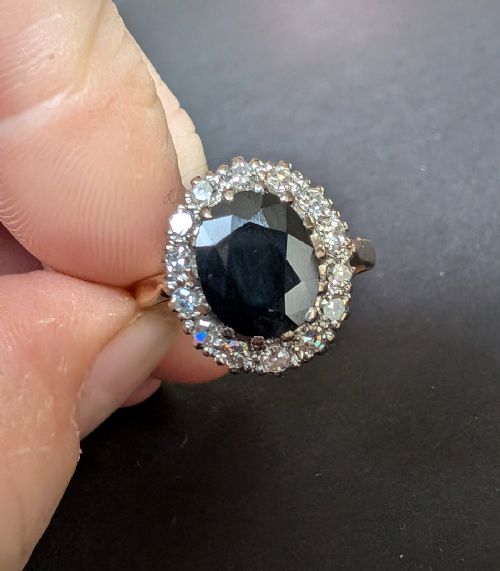 LARGE VINTAGE 18CT GOLD SAPPHIRE DIAMOND ENGAGEMENT RING C1966 - ADDITIONAL PHOTO 5