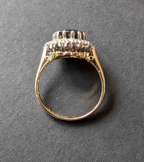 LARGE VINTAGE 18CT GOLD SAPPHIRE DIAMOND ENGAGEMENT RING C1966 - ADDITIONAL PHOTO 8