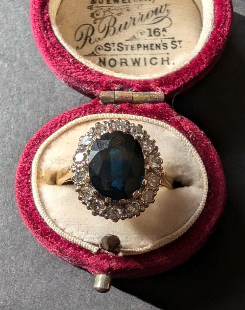 LARGE VINTAGE 18CT GOLD SAPPHIRE DIAMOND ENGAGEMENT RING C1966 - ADDITIONAL PHOTO 10