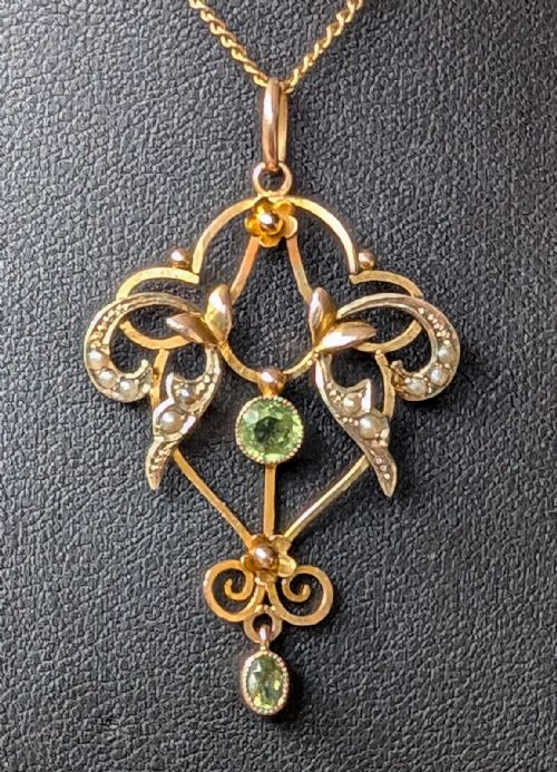 Antique 9ct Gold Peridot Pendant
