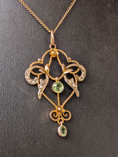 fig 1. Antique 9ct Gold Peridot Pendant