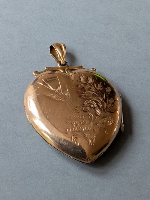 LARGE ANTIQUE VICTORIAN 9CT GOLD HEART LOCKET - ADDITIONAL PHOTO 5
