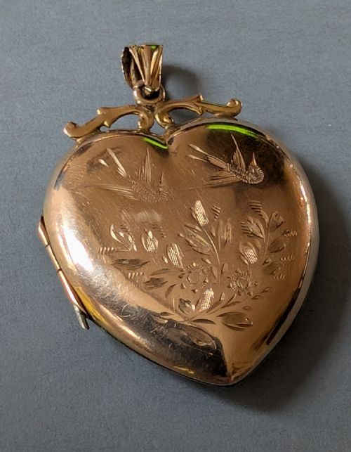 LARGE ANTIQUE VICTORIAN 9CT GOLD HEART LOCKET - ADDITIONAL PHOTO 6