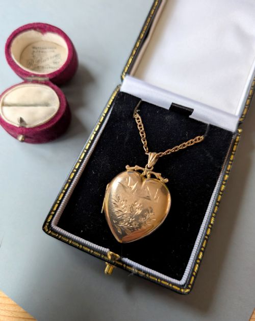 LARGE ANTIQUE VICTORIAN 9CT GOLD HEART LOCKET - ADDITIONAL PHOTO 10