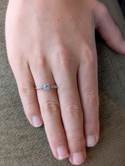 ART DECO 18CT GOLD PLATINUM DIAMOND SOLITAIRE ENGAGEMENT RING - ADDITIONAL PHOTO 8