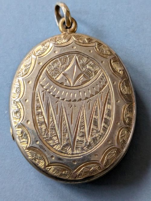LARGE ANTIQUE VICTORIAN 9CT GOLD BACK AND FRONT LOCKET - ADDITIONAL PHOTO 3