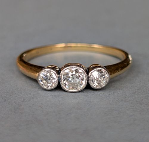 art deco 18ct gold diamond three stone ring - CATEGORY: ANTIQUE JEWELLERY - DATED 1930