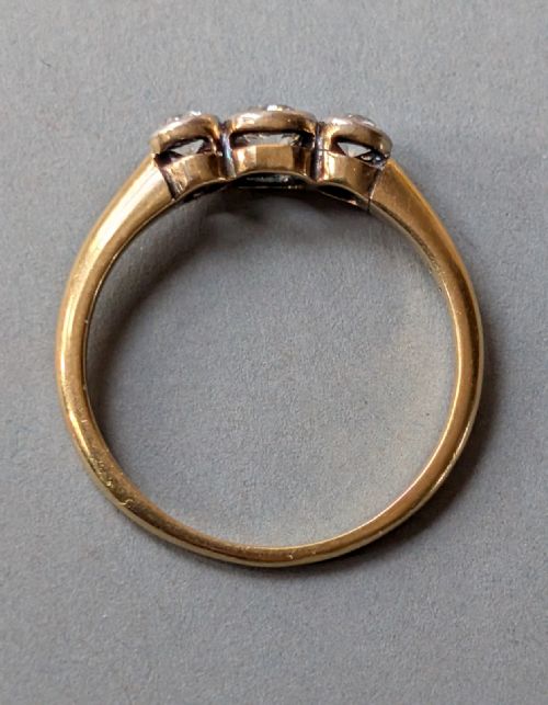 ART DECO 18CT GOLD DIAMOND THREE STONE RING - ADDITIONAL PHOTO 6