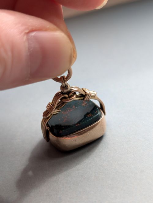 ANTIQUE 9CT GOLD SPINNING FOB BLOODSTONE CARNELIAN - ADDITIONAL PHOTO 6