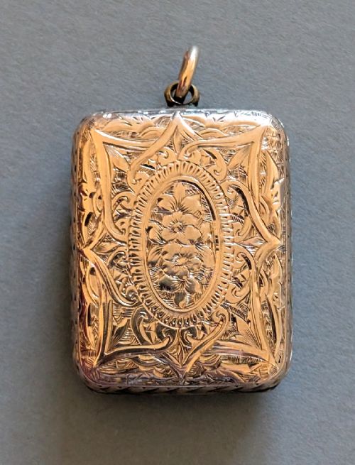 LARGE ANTIQUE VICTORIAN 9CT BACK AND FRONT LOCKET - ADDITIONAL PHOTO 2