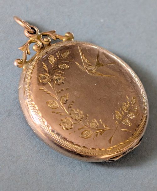 ANTIQUE 9CT ROSE GOLD LOCKET WITH BIRDS CHESTER 1912 - ADDITIONAL PHOTO 1