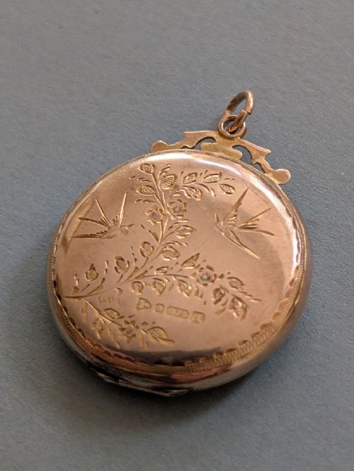 ANTIQUE 9CT ROSE GOLD LOCKET WITH BIRDS CHESTER 1912 - ADDITIONAL PHOTO 5