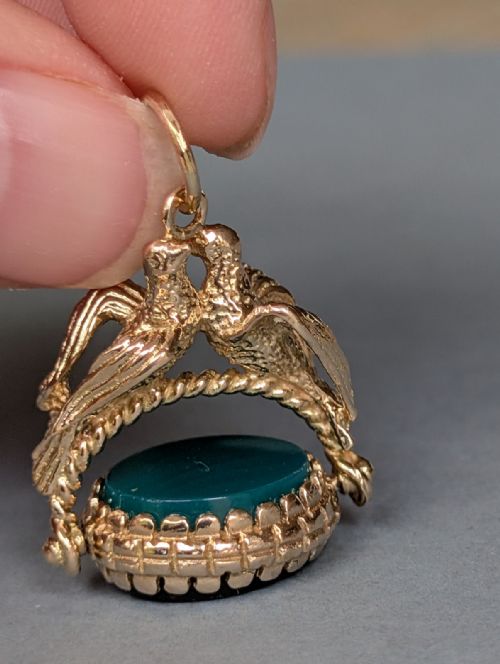 ANTIQUE 9CT GOLD SPINNING FOB WITH DOVES - ADDITIONAL PHOTO 3