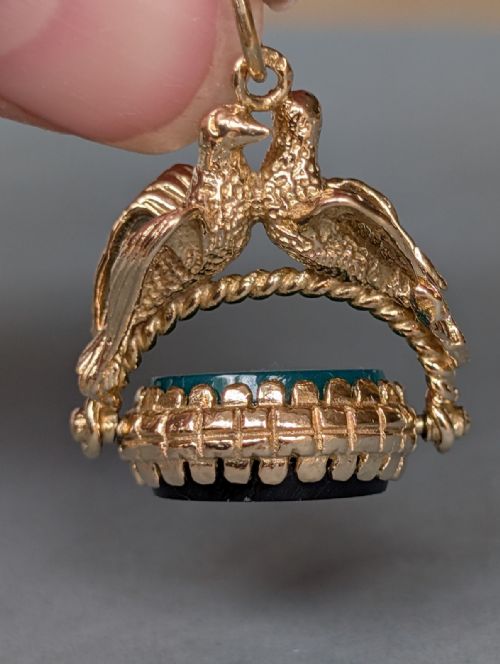 ANTIQUE 9CT GOLD SPINNING FOB WITH DOVES - ADDITIONAL PHOTO 5