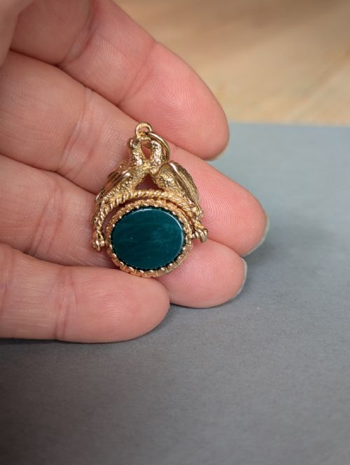 ANTIQUE 9CT GOLD SPINNING FOB WITH DOVES - ADDITIONAL PHOTO 6