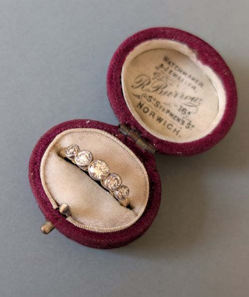 ART DECO 18CT GOLD DIAMOND FIVE STONE RING - ADDITIONAL PHOTO 7