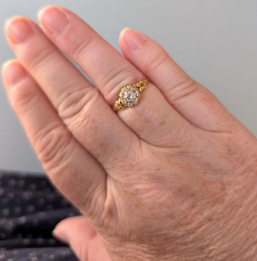 VICTORIAN 18CT GOLD DIAMOND CLUSTER RING C1887 - ADDITIONAL PHOTO 5