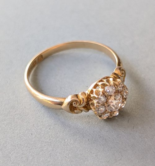 VICTORIAN 18CT GOLD DIAMOND CLUSTER RING C1887 - ADDITIONAL PHOTO 8