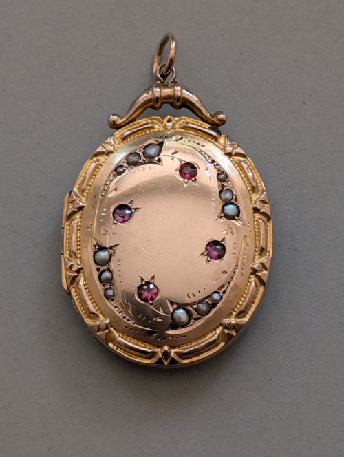 large victorian 9ct gold locket with pearls and ruby paste - CATEGORY: ANTIQUE JEWELLERY - DATED VICTORIAN