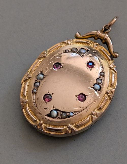LARGE VICTORIAN 9CT GOLD LOCKET WITH PEARLS AND RUBY PASTE - ADDITIONAL PHOTO 1