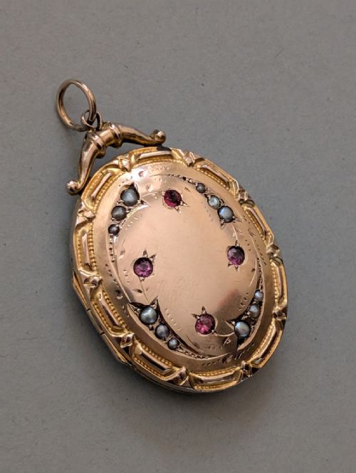 LARGE VICTORIAN 9CT GOLD LOCKET WITH PEARLS AND RUBY PASTE - ADDITIONAL PHOTO 3