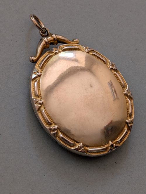 LARGE VICTORIAN 9CT GOLD LOCKET WITH PEARLS AND RUBY PASTE - ADDITIONAL PHOTO 4