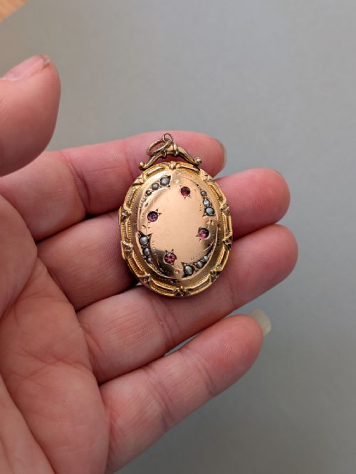 LARGE VICTORIAN 9CT GOLD LOCKET WITH PEARLS AND RUBY PASTE - ADDITIONAL PHOTO 5