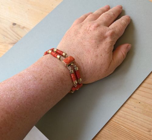 GEORGIAN 9CT GOLD CORAL BRACELET - ADDITIONAL PHOTO 3