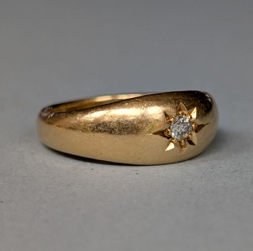 fig 2. Heavy Antique 18ct Gold Diamond Gypsy Ring