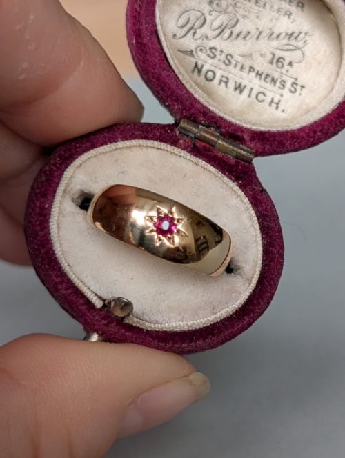ANTIQUE 18CT GOLD RUBY GYPSY RING CHESTER 1917 - ADDITIONAL PHOTO 5