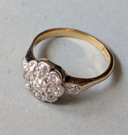 ANTIQUE 18CT GOLD DIAMOND DAISY CLUSTER RING - ADDITIONAL PHOTO 9