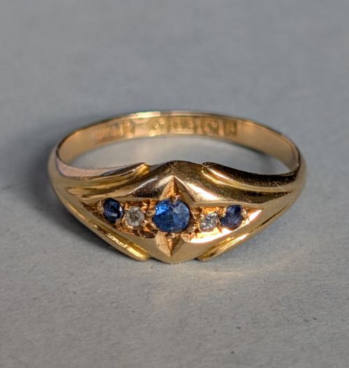 ANTIQUE 18CT GOLD SAPPHIRE DIAMOND GYPSY RING C1942 - ADDITIONAL PHOTO 6