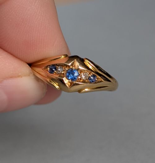 ANTIQUE 18CT GOLD SAPPHIRE DIAMOND GYPSY RING C1942 - ADDITIONAL PHOTO 8