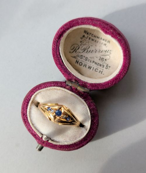 ANTIQUE 18CT GOLD SAPPHIRE DIAMOND GYPSY RING C1942 - ADDITIONAL PHOTO 9