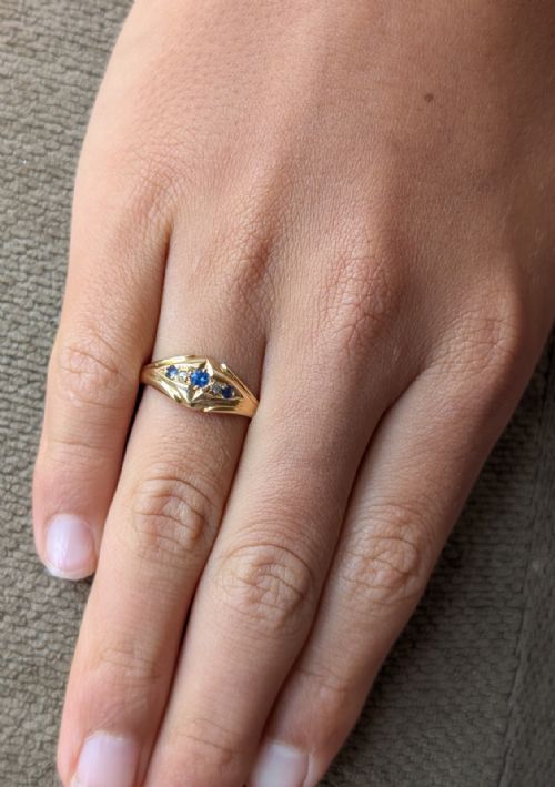 ANTIQUE 18CT GOLD SAPPHIRE DIAMOND GYPSY RING C1942 - ADDITIONAL PHOTO 10