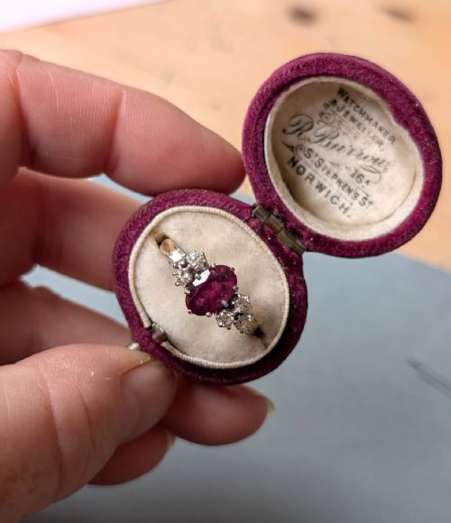 VINTAGE 18CT GOLD RUBY RING - ADDITIONAL PHOTO 7