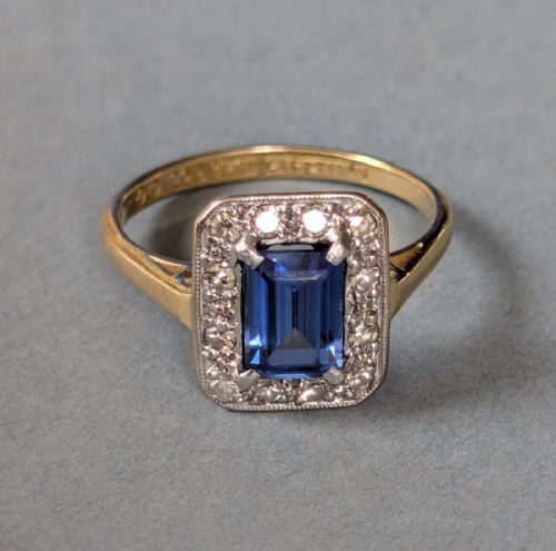 ART DECO 18CT GOLD SAPPHIRE AND DIAMOND ENGAGEMENT RING - ADDITIONAL PHOTO 9