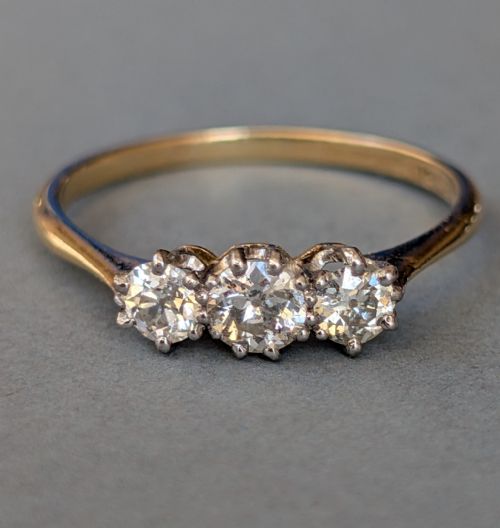ART DECO 18CT GOLD DIAMOND THREE STONE RING 065CT TOTAL - ADDITIONAL PHOTO 2