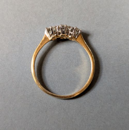 ART DECO 18CT GOLD DIAMOND THREE STONE RING 065CT TOTAL - ADDITIONAL PHOTO 9